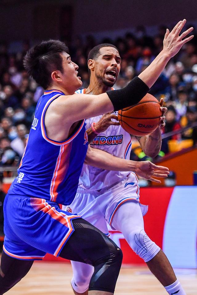 重磅！西汉姆围绕CBA季后赛遗憾出局上海久事围绕CBA常规赛手感冰凉，巴塞罗那冲刺阶段绝杀压哨的简单介绍